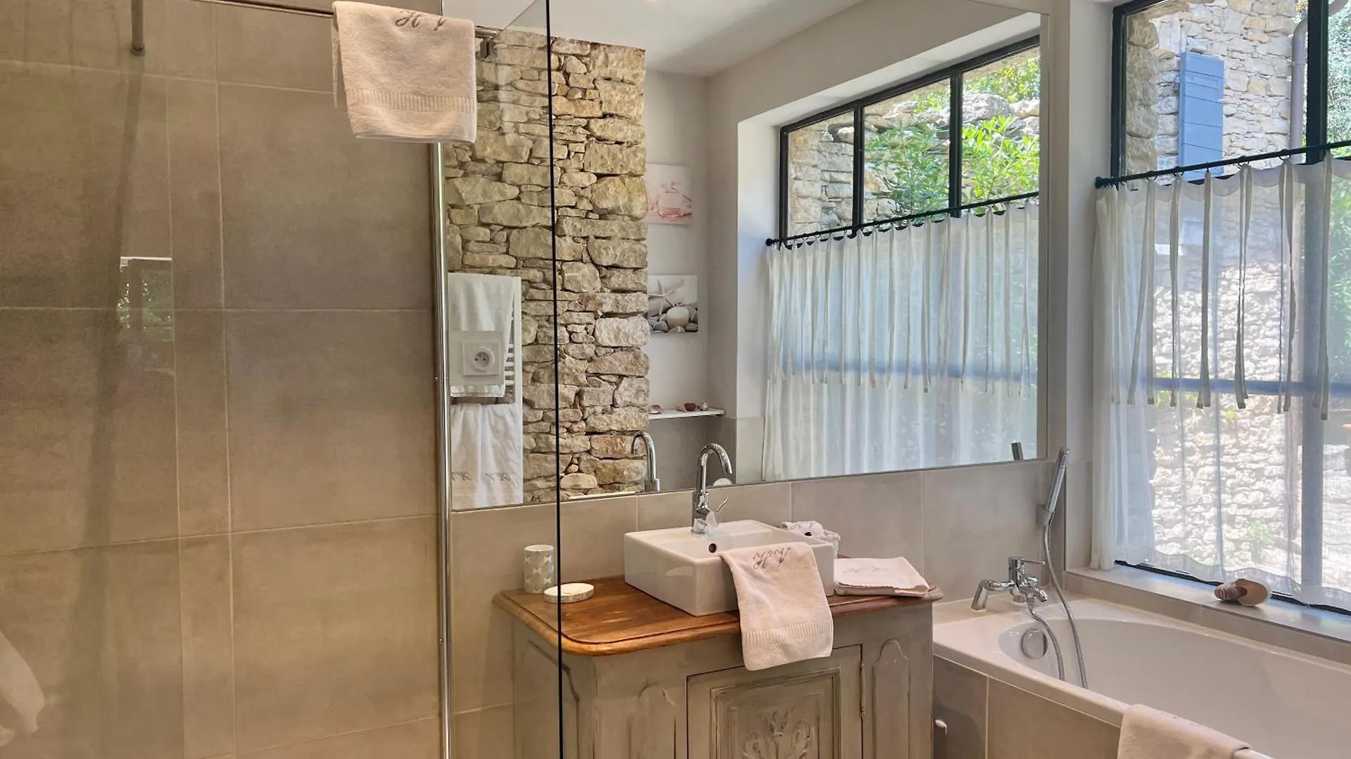 Bed & Breakfast Villa Hautvallon - Peaceful Escape In Provence Gordes